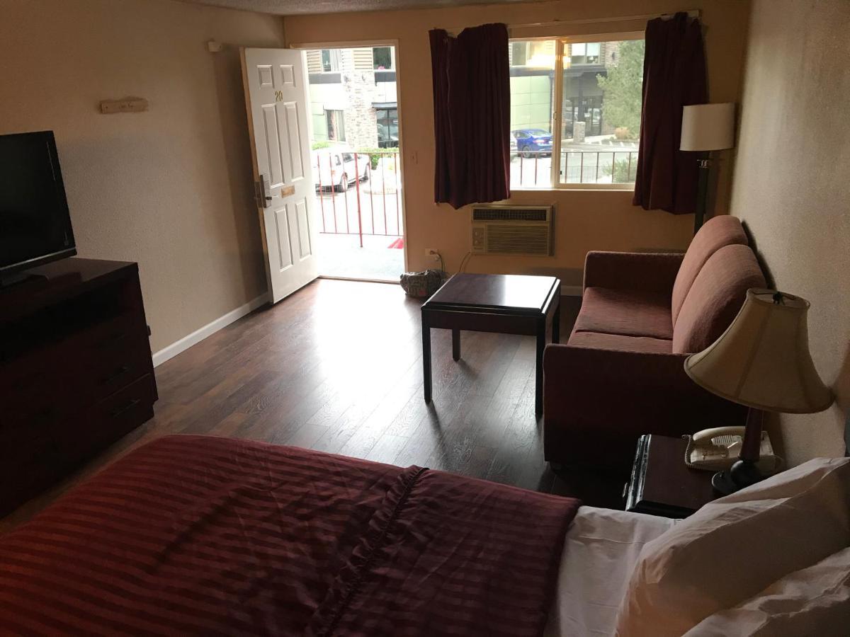 Smokey Point Motor Inn Арлингтон Экстерьер фото