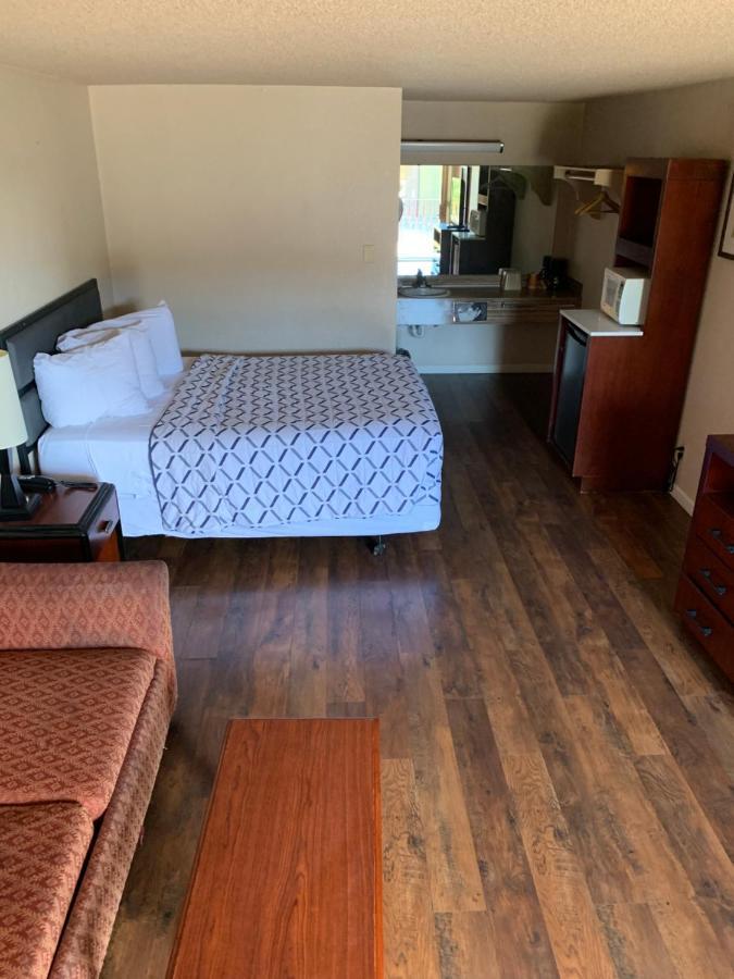 Smokey Point Motor Inn Арлингтон Экстерьер фото