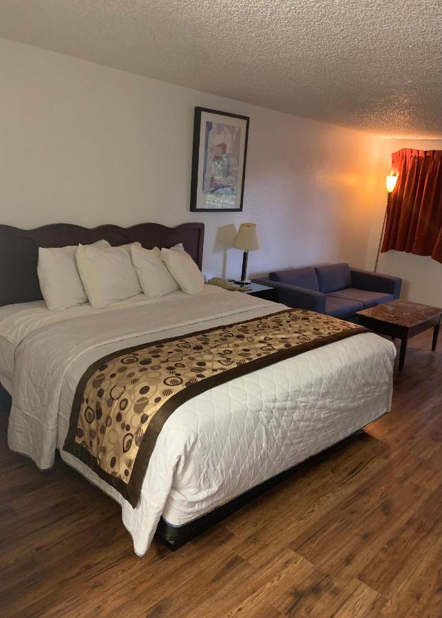 Smokey Point Motor Inn Арлингтон Экстерьер фото