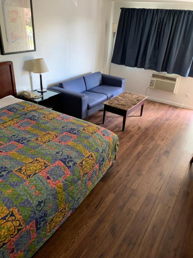 Smokey Point Motor Inn Арлингтон Экстерьер фото