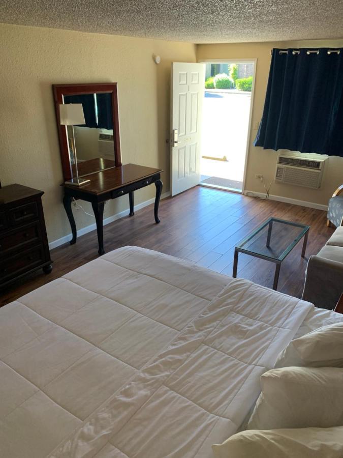 Smokey Point Motor Inn Арлингтон Экстерьер фото