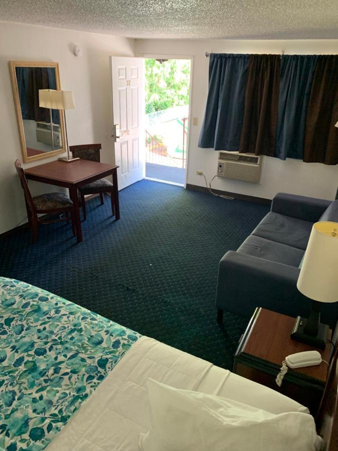 Smokey Point Motor Inn Арлингтон Экстерьер фото
